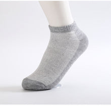 Load image into Gallery viewer, Men Summer Breathable Thin Boat Socks