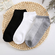 Load image into Gallery viewer, Men Summer Breathable Thin Boat Socks